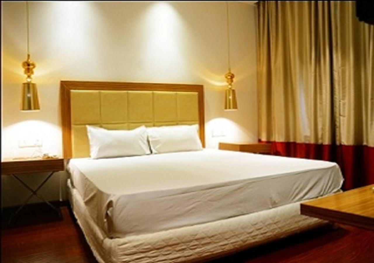 Hotel Amora Raj Nandgaon Exterior foto