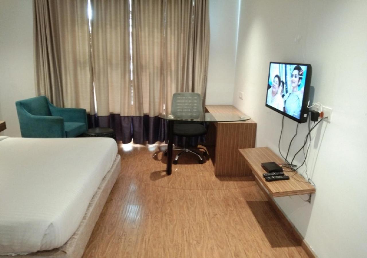 Hotel Amora Raj Nandgaon Exterior foto